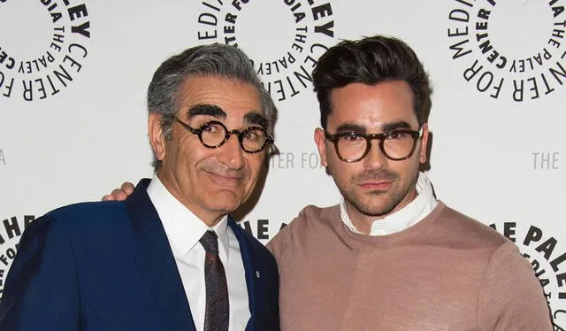  Eugene Levy y su hijo, Dan Levy, serán los presentadores de la ceremonia de los Emmys 2024. Foto: AFP    