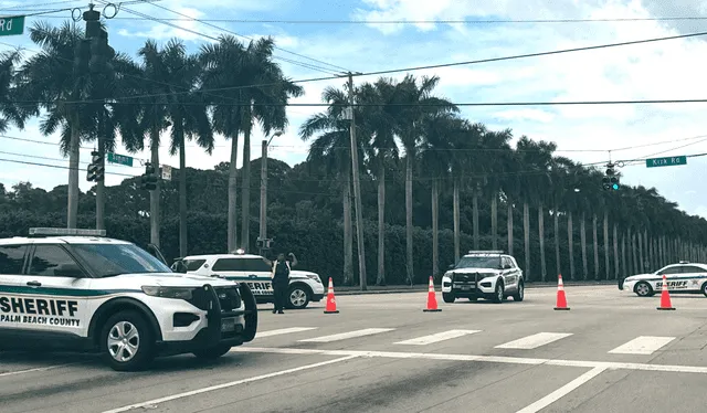  Efectivos policiales cerraron la carreteras aledañas al Trump International Golf Club. Foto: Sky News   