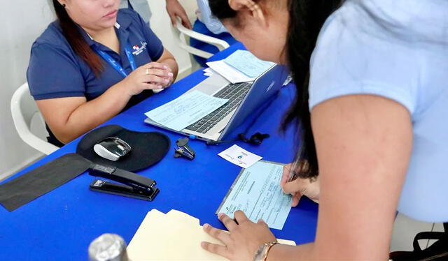 La recepció de documentos de IFARHU para becas de licenciatura empezó este lunes 16. Foto: ECO TV 