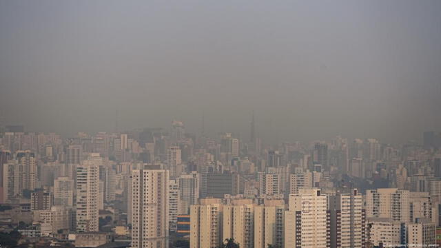 El cielo de Sao Paulo amaneció con alta nubosidad por el humo procedente de incendios del bosque, el 10 de septiembre. Foto: Paulo Lopes/ZUMA/picture alliance   