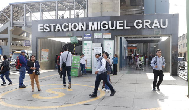  Estación Miguel Grau de Línea 1 del Metro de Lima.   