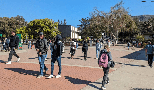  Más de 44.000 estudiantes indocumentados no podrán trabajar y estudiar a la vez. Foto: EdSource   