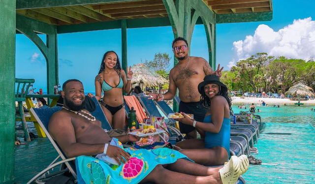 Little French Key cuenta con playas de arena blanca y aguas cristalinas, perfectas para relajarse y disfrutar del sol en un entorno tranquilo. Foto: @littlefrenchkey.resort/Instagram   