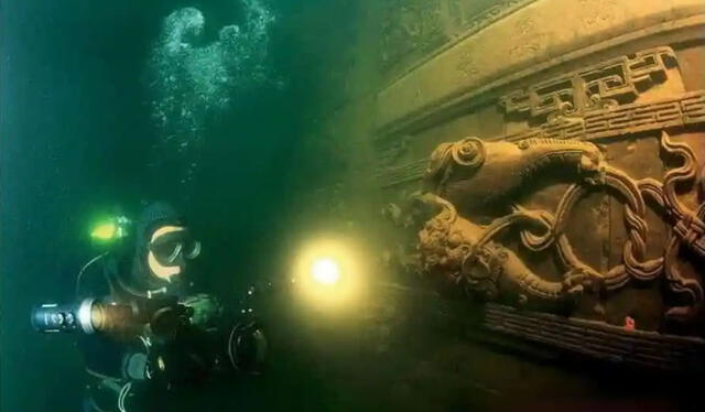 Buzo realizando expedición en Shi Cheng. Foto: El viajero bloggero Buzo realizando expedición en Shi Cheng. Foto: El viajero bloggero