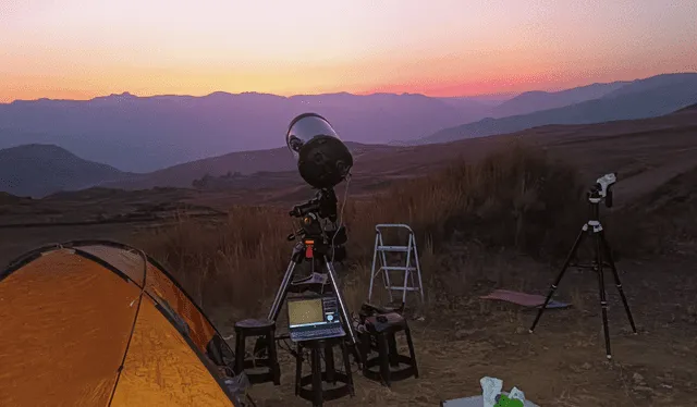 Para instalarse en la colina, los astrofotógrafos pidieron un permiso previo al presidente comunal. Foto José Santivañez   