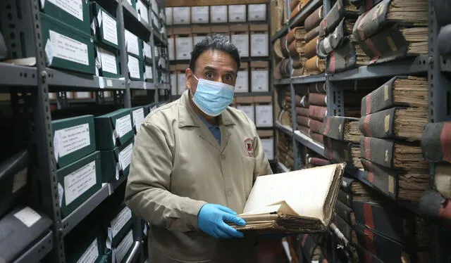 Trasladan documentos del Archivo Nacional a un local industrial en Callao