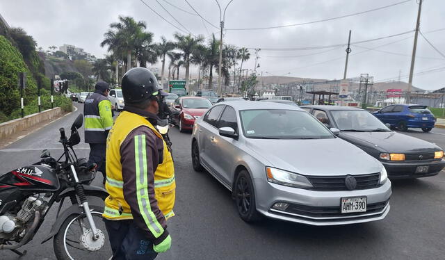 Cierran carriles en Costa Verde y dirigen el tráfico