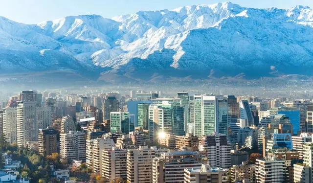 Santiago de Chile está próximo a la cordillera de los Andes. Foto: BlaBlaCar   