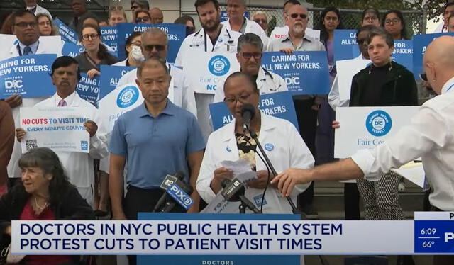 Doctores del hospital público de Nueva York. Foto: YouTube/ PIX 11 News   