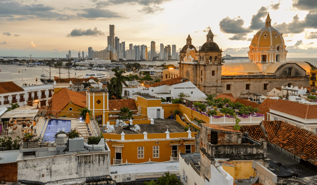  Cartagena de Indias es famosa por su Torre del Reloj, que es la entrada principal a la ciudad amurallada. Foto: Despegar   