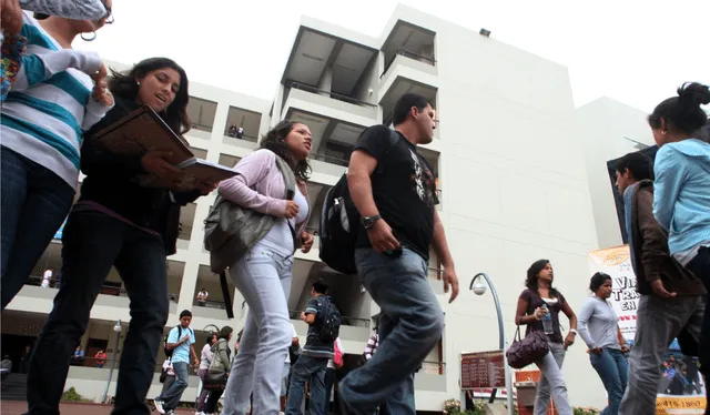  Estudiantes universitarios. Foto: Andina   