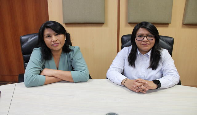 María Luz Cruz y Karol Macetas en la versión arequipeña de ‘Voces del sur’. Fotografía: Red Micaelas.   