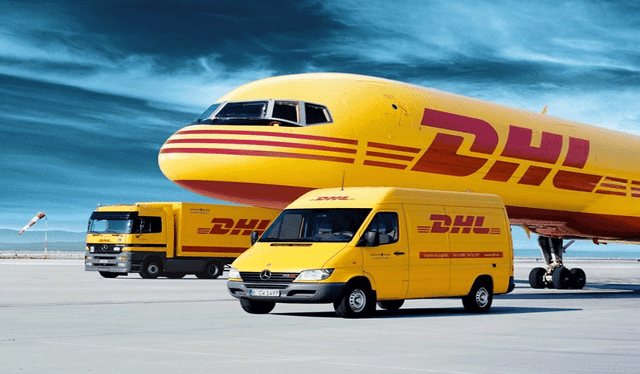 DHL Express ofrece sueldos mensuales desde los 500 dólares. Foto: DHL Express   