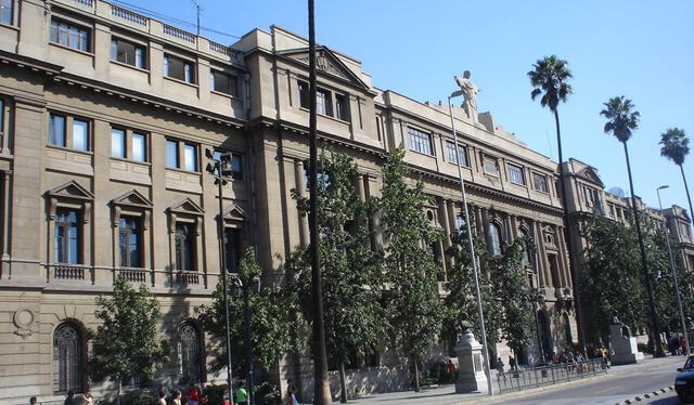 Desde su creación, debido a su estilo arquitectónico y gran envergadura, fue conocido como el "Palacio Universitario". Foto: Blumen   