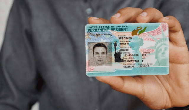  Walmart patrocina la Green Card a sus empleadores con atractivos sueldos. Foto: CitizenPath   