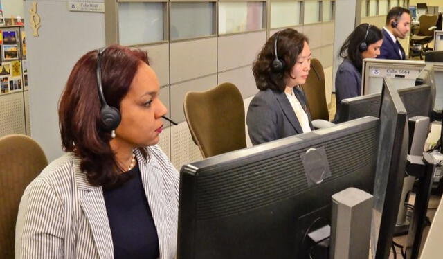 Call center de USCIS estará en funcionamiento durante emergencia. Foto: USCIS    