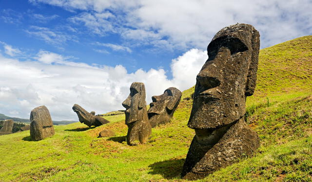 Las estatuas&nbsp;que hay en la&nbsp;Isla de Pascua&nbsp;se conocen como Moais.    