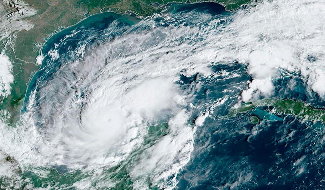  Se cree que el huracán Milton tocará tierra entre la noche de este miércoles y la madrugada del jueves en algún punto entre la bahía de Tampa y Sarasota. Foto: El País   