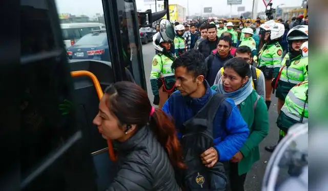 Paro de transportistas en San Juan de Lurigancho