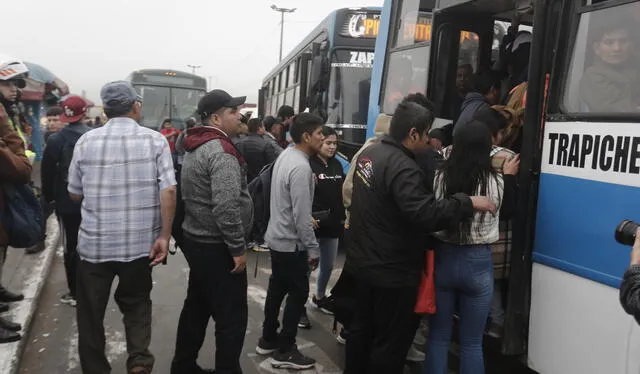 Paro de transportistas continuará este viernes 11 y sábado 12 de octubre Paro de transportistas continuará este viernes 11 y sábado 12 de octubre