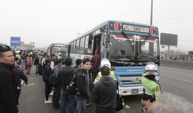 Paro de transportistas por 72 horas Paro de transportistas por 72 horas