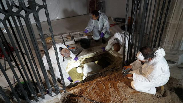 El equipo multidisciplinar liderado por el Dr. Lorente ha hecho importantes avances en el estudio científico de los restos óseos atribuidos a Cristóbal Colón, su hermano Diego y su hijo Hernando en los últimos meses. Foto: RTVE   