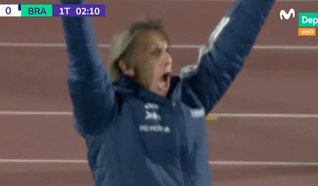  Ricardo Gareca celebró de forma eufórica la victoria parcial de Chile sobre Brasil a los dos minutos de juego. Foto: captura    