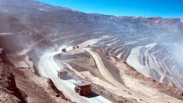 Tanto la minería como la agricultura no sostenible han llevado a Chile a agotar sus recursos naturales. Foto: BBC   