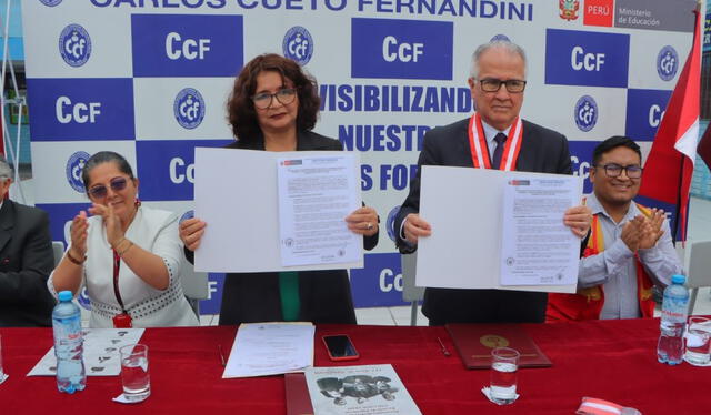  El Instituto Superior Tecnológico Carlos Cueto Fernandini y la UNI firman un importante convenio. Foto: UGEL 04   