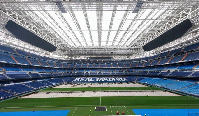  El Santiago Bernabéu ha sido remodelado para convertirse en un estadio de última generación . Ahora cuenta con 84,000 plazas. Foto: Arch Daily   