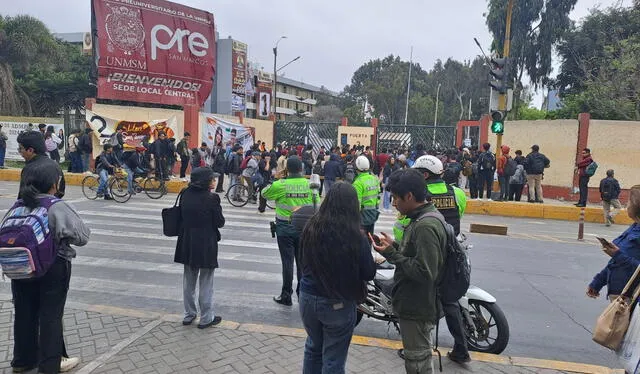 Este viernes 18 se debían realizar elecciones, rectora Jeri dijo por la noche que evaluarían qué hacer.   