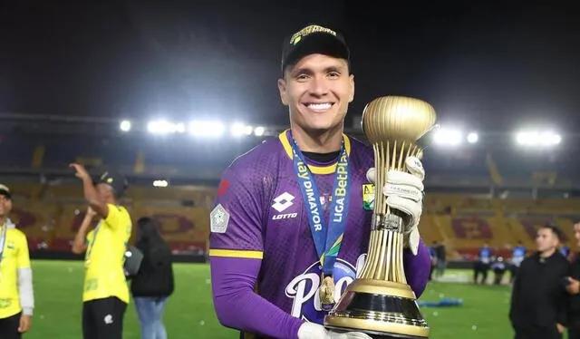  Aldair Quintana salió campeón del Apertura colombiano con Atlético Bucaramanga. Foto: Instagram    