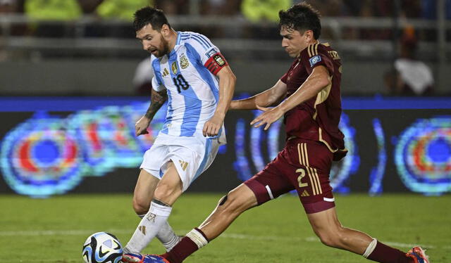  Argentina es líder de las Eliminatorias sudamericanas con 22 puntos, mientras que Venezuela está en el puesto 8 con 11 unidades. Foto: AFP  