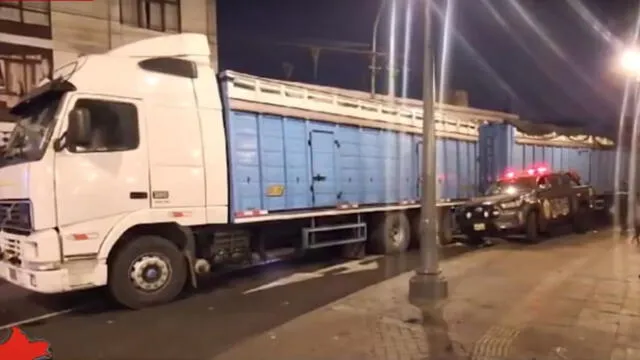 Este fue el tráiler que atropelló a la víctima. Foto: Difusión   