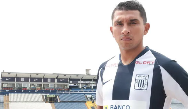  Edhu Oliva llegó a Alianza Lima en 2021, año en el que salió campeón con los Blanquiazules. Foto: Alianza Lima    