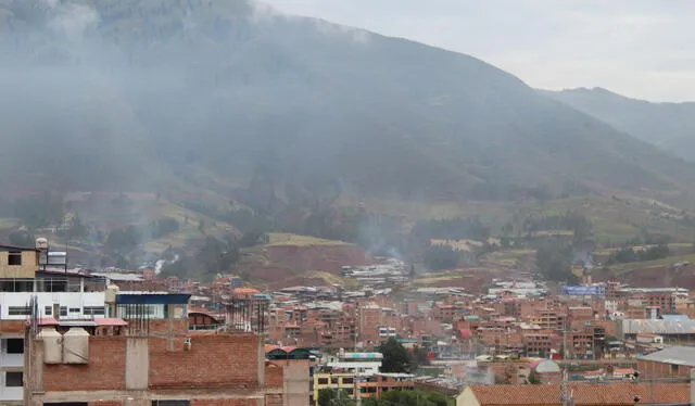  Humareda de ladrilleras ilegales en Cusco. Foto: Alexis Revollé/IDL   