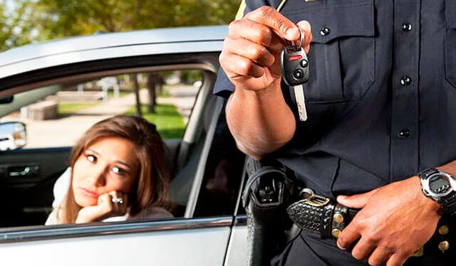  No cumplir con este requisito puede generar multas de hasta $300 y la imposibilidad de renovar tu registro. Foto: Estados Unidos Info   