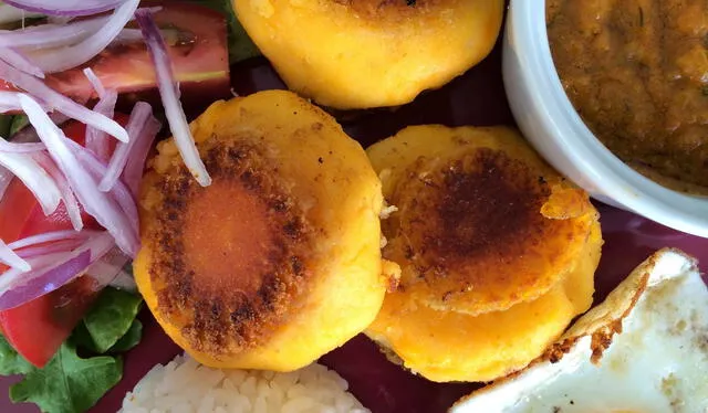  Ecuador lidera con los llapingachos son un plato tradicional de la gastronomía. Foto: Confieso que cocino   