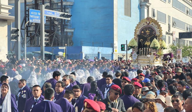 Procesión del Señor de los Milagros en Perú