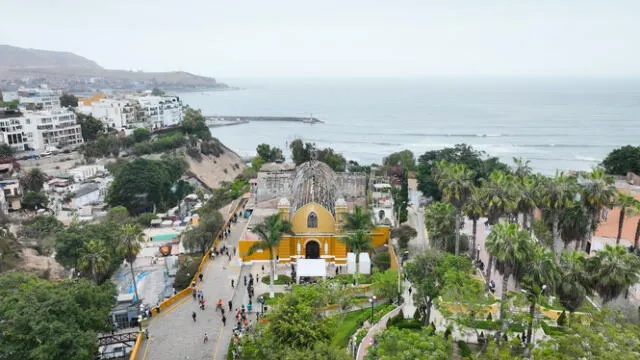  Vista panorámica de la ermita de Barranco y el Puente de los Suspiros. Foto: Mincetur   