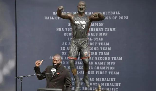 Dwyane Wade agradece por la estatua.Foto: CNN 