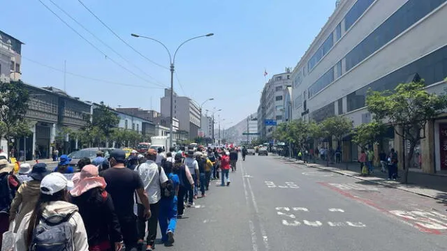 Reportaron la avenida Abancay como parcialmente restringida durante la manifestación. Foto: Kevinn García LR   