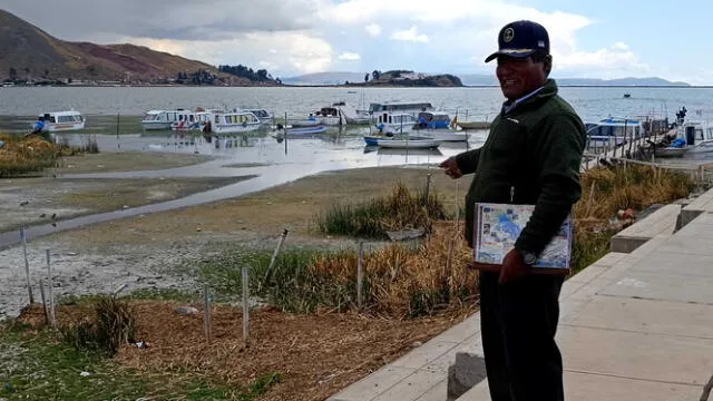 La situación de los operadores turísticos en el lago Titicaca es crítica. La actividad en el embarcadero Banchero Rossi y otras zonas de Puno se ha visto afectada. Foto: Liubomir Ferández.   