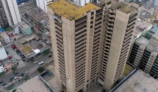  Edificio abandona en la avenida Tacna. Foto: Difusión   