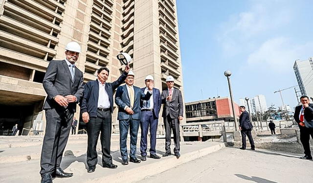  En el 2019 el edificio llamado 'Torre Trecca' sería bautizado como 'Torre del Bicentenario'. Foto: El Peruano    