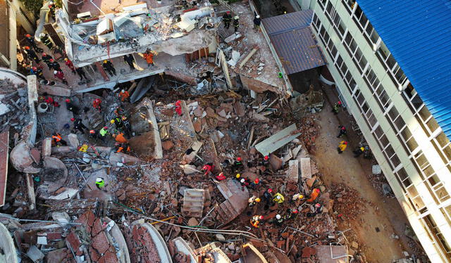 El edificio de 10 pisos que se derrumbó en Argentina dejando 7 muertos. Foto: Nota al pie   