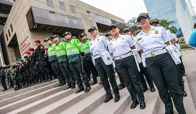 La Policía Nacional patrullará por aire y tierra durante la Semana de Líderes Económicos. Foto: Andina   