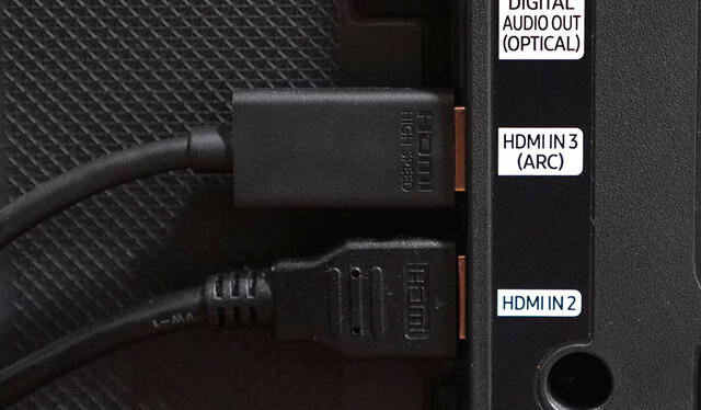  Busca el puerto HDMI en tu televisor marcado con "ARC"    