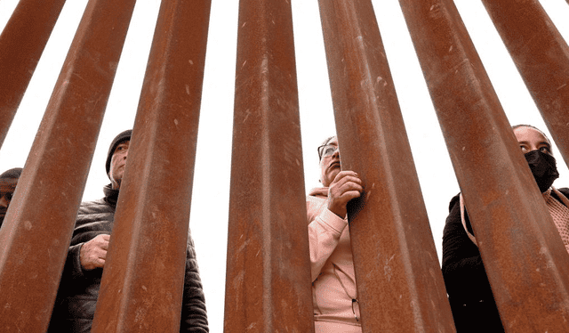  Según estudio, aproximadamente 11 millones de inmigrantes se encuentran en situación irregular en EE. UU. Foto: AFP   