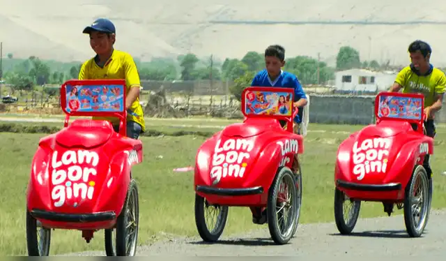  Los nuevos carritos con un característico color rojo, representativo de la empresa, anunciaban la venta de sus helados. Foto: Google.    
